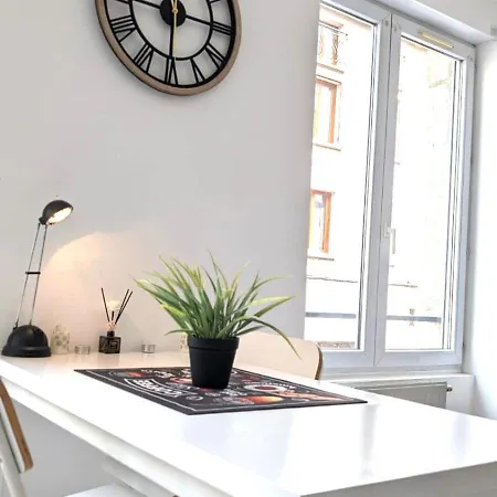 Great Avec Stationnement Apartamento *